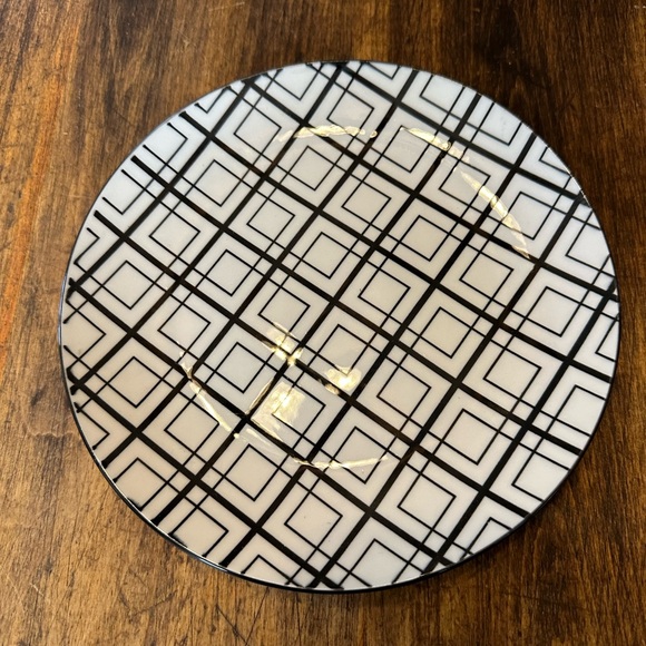 Dover & York Black and White Geometric Pattern Ceramic Salad Plate 7.75” New - Picture 2 of 5
